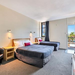 Darwin Poinciana Inn